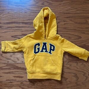Baby GAP logo hoodie yellow sz.12-18 mo